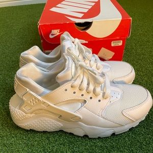 Nike Huarache White Women’s 6